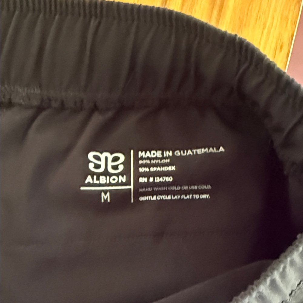 Albion Jetsetters • Classic Black Joggers with Ankle Zipper • Size Petite Medium - Picture 4 of 4